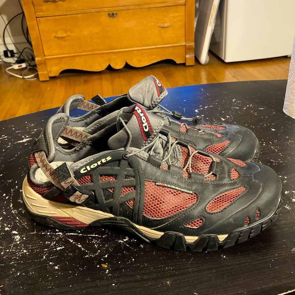 Clorts Men’s Water Shoes - size 11